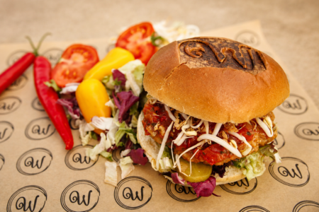 Wallies kipburger bewerkt